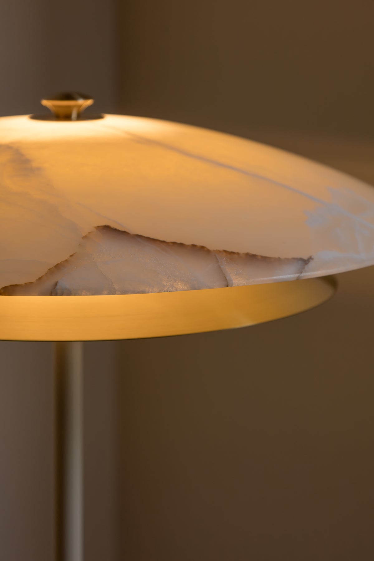 FASE Oyster Floor Lamp