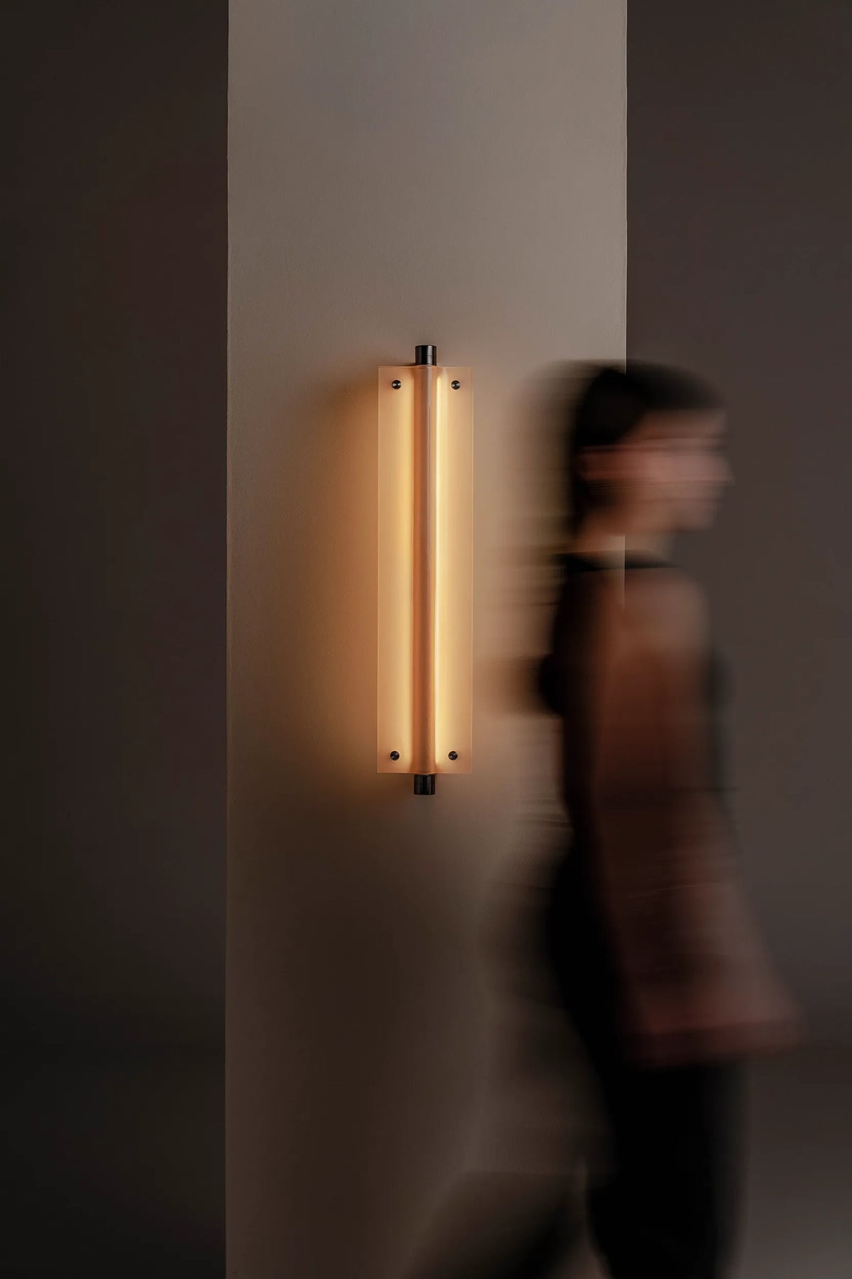 ARUNA 60 Wall Sconce