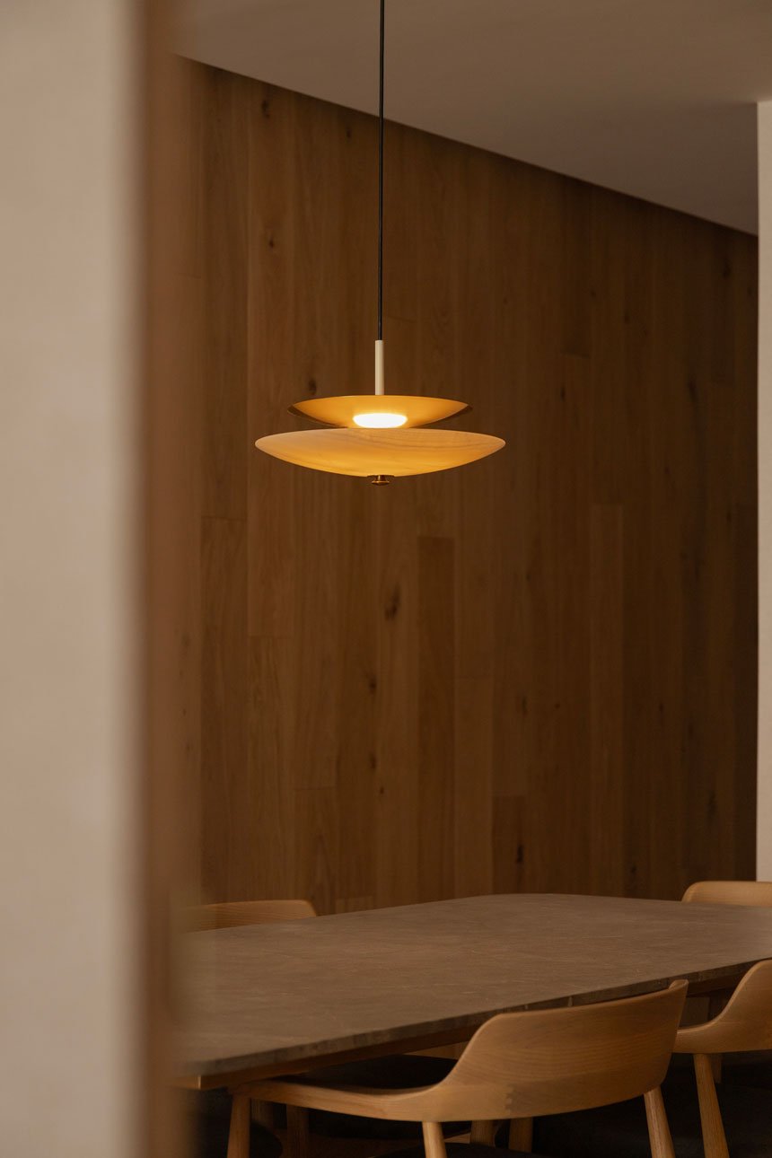FASE Oyster Pendant Lamp