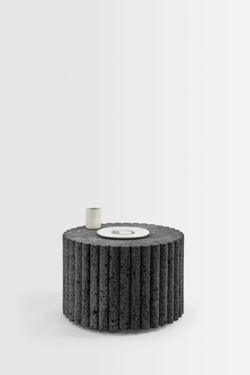 Loto Roca Tables