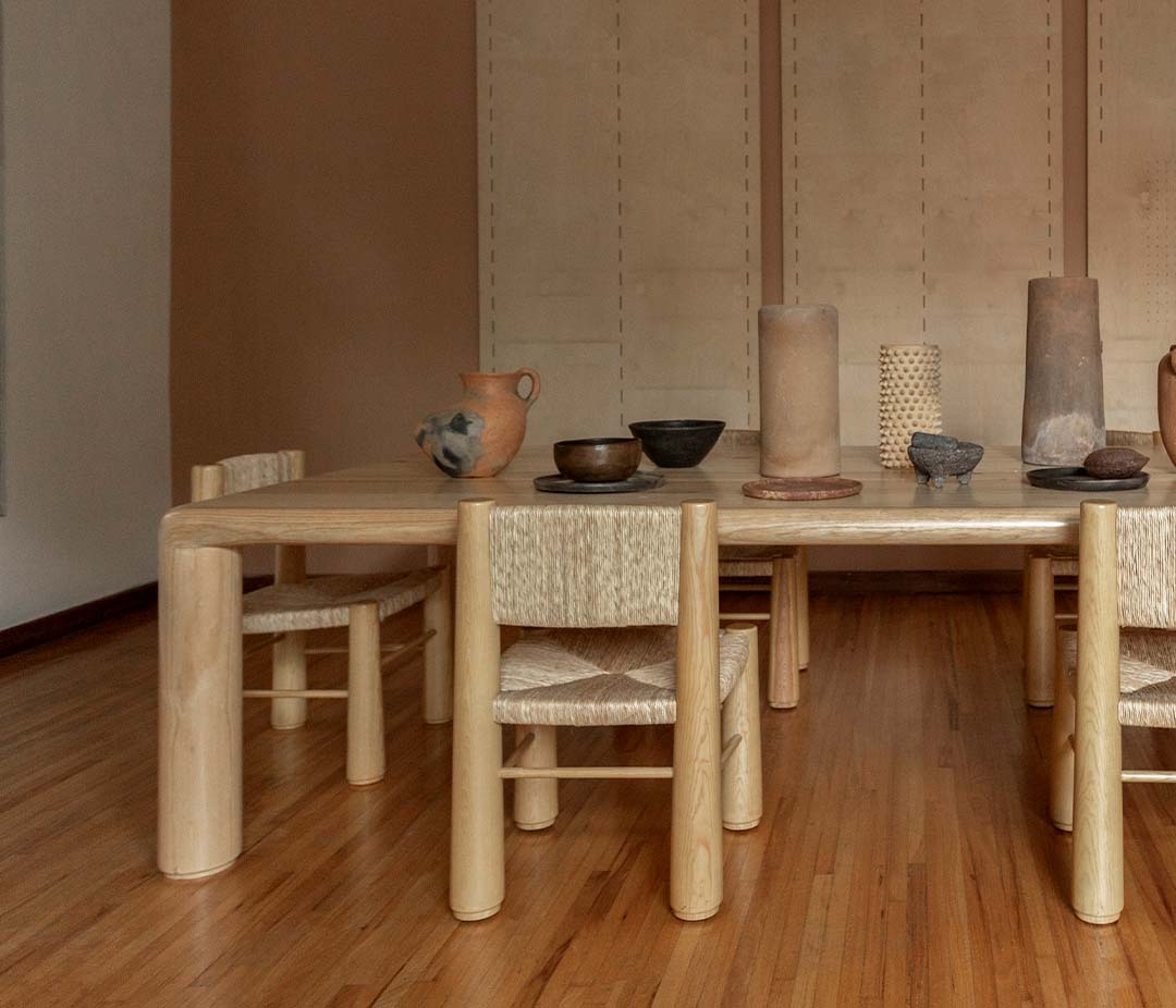 THE VALLARTA Dining Table - round shape