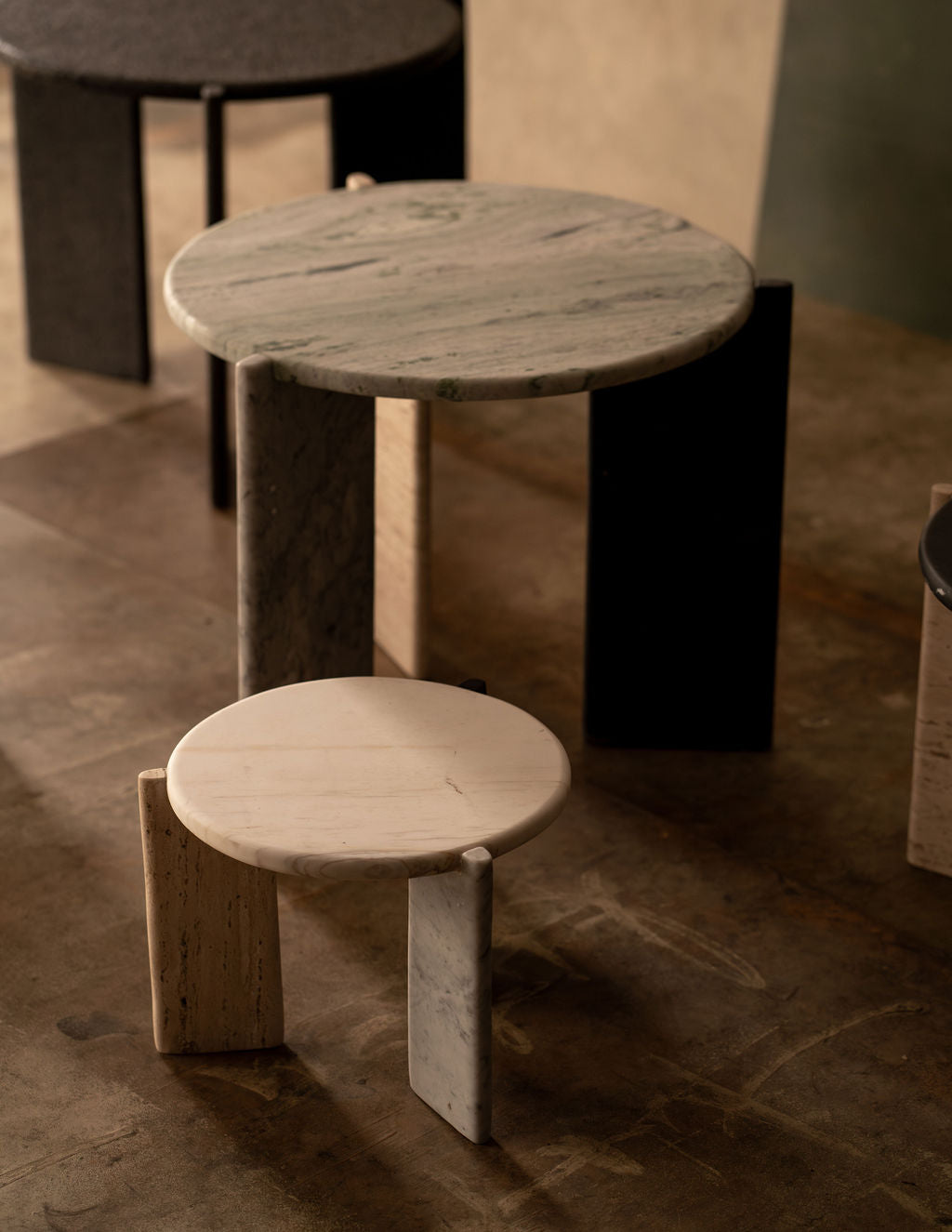 MENGUA Table medium