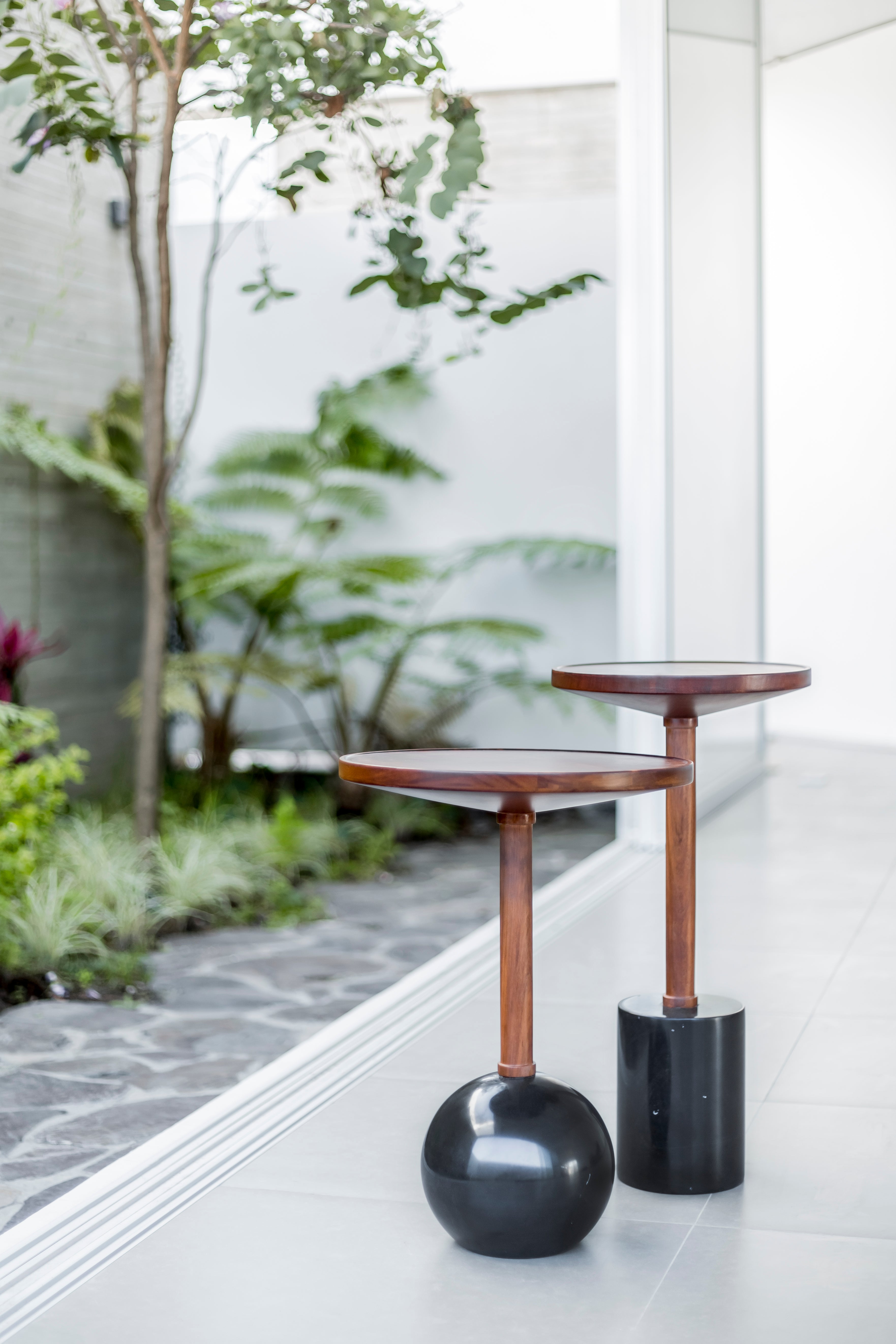 Monterrey Sphere Table