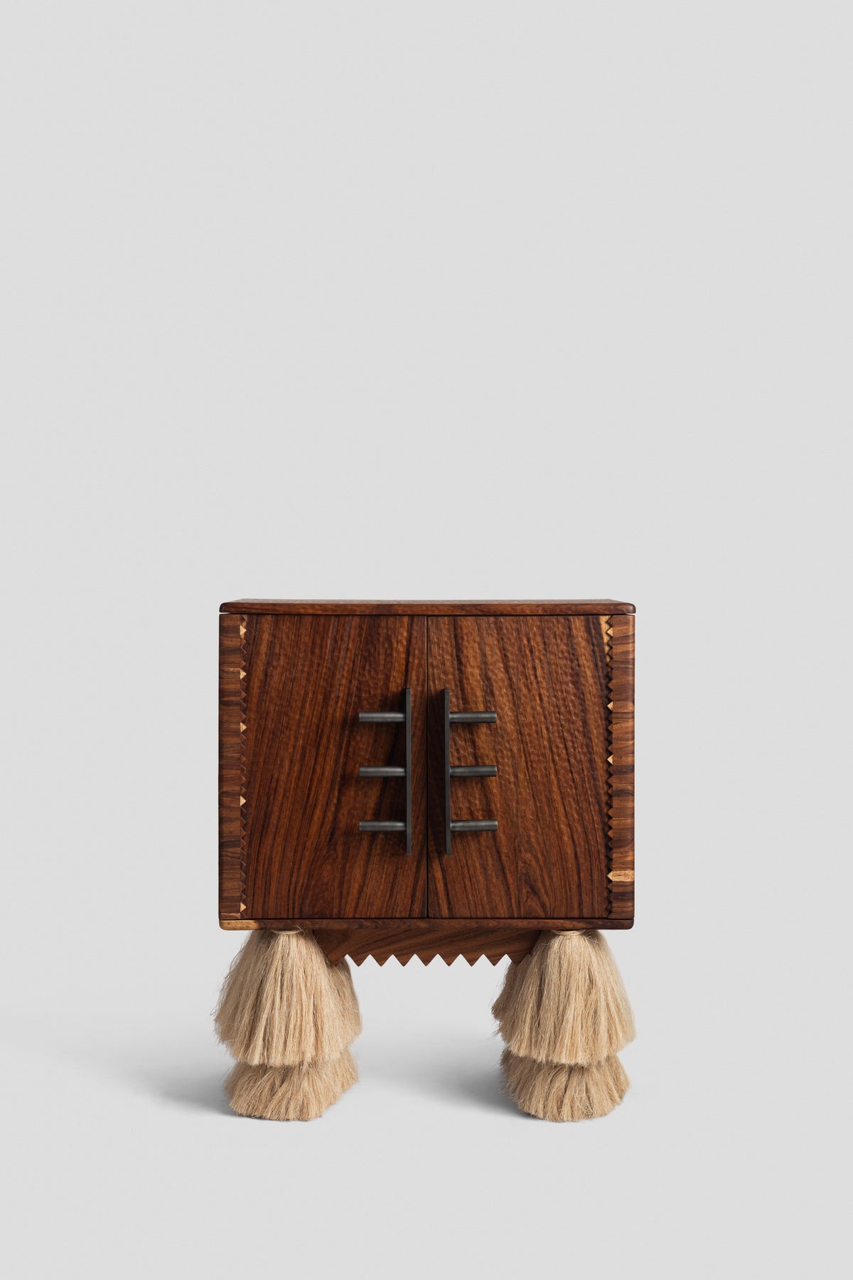 Carmen bar cabinet – view 2