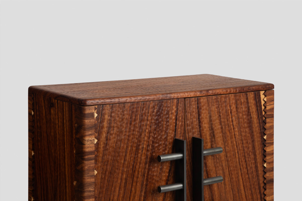 Carmen bar cabinet – view 7