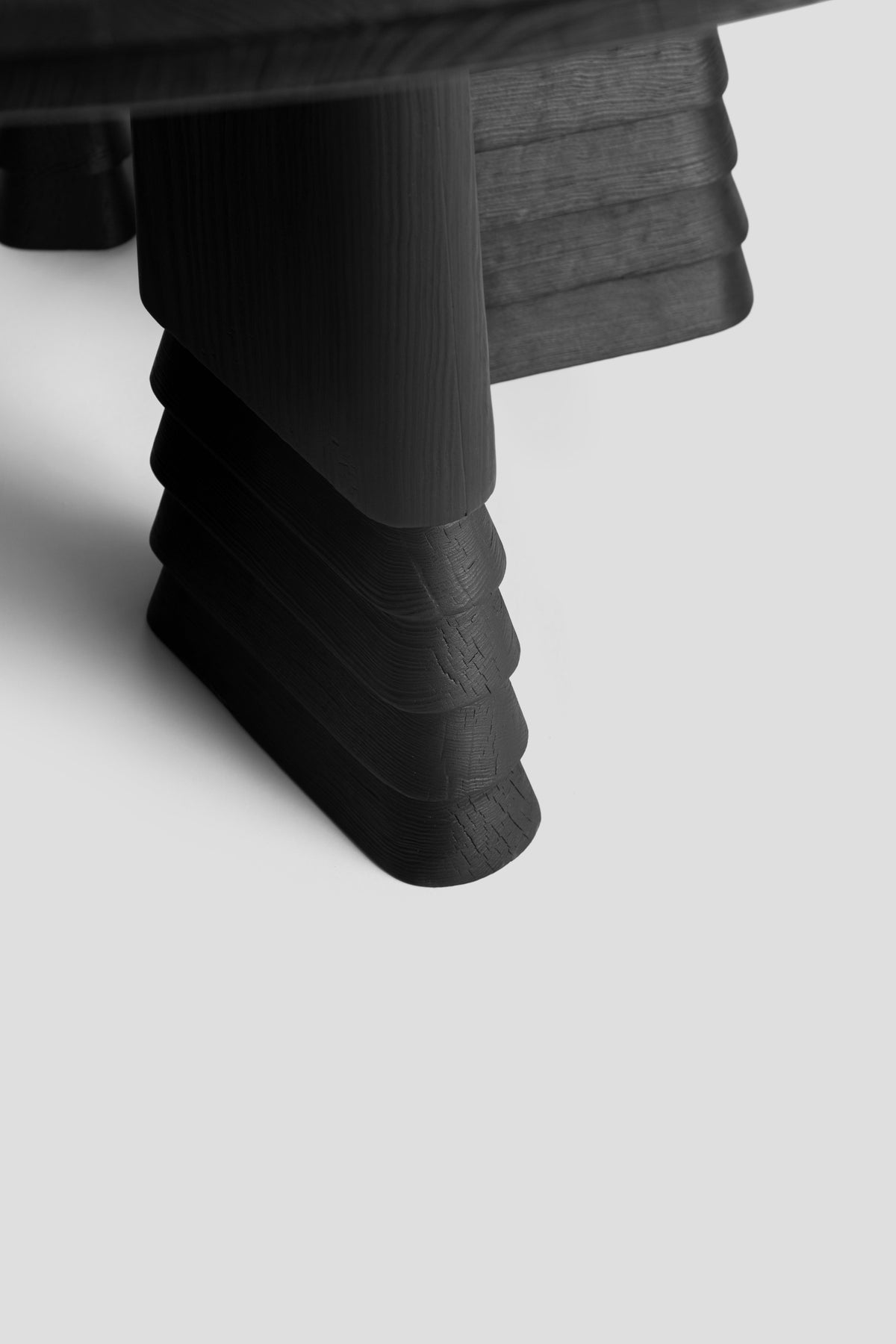 Reforma dining table – view 3
